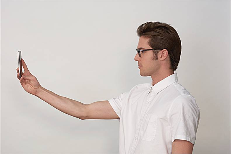 SHOULD I BUY PRESCRIPTION EYEWEAR ONLINE?